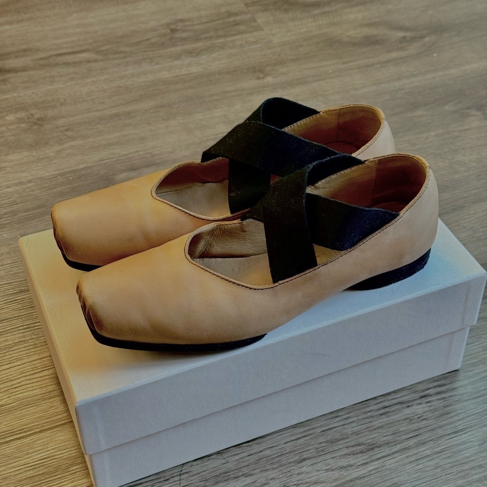UMA WANG Ballet Shoe In Biege